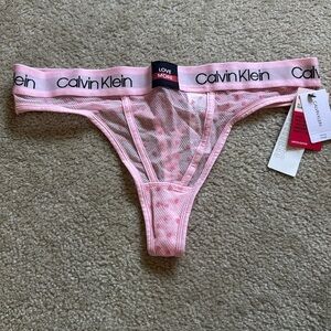 NWT Calvin Klein Valentines Thong/ Size L